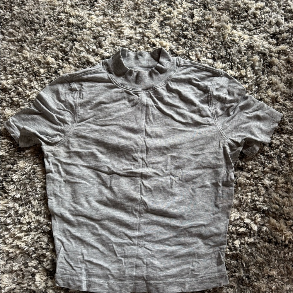 lululemon crop tshirt